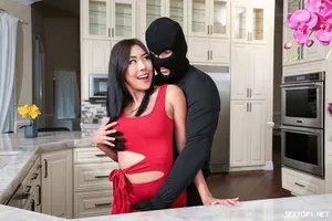 Lần đầu qua đêm với bạn gái khi đi cắm trại trong rừng